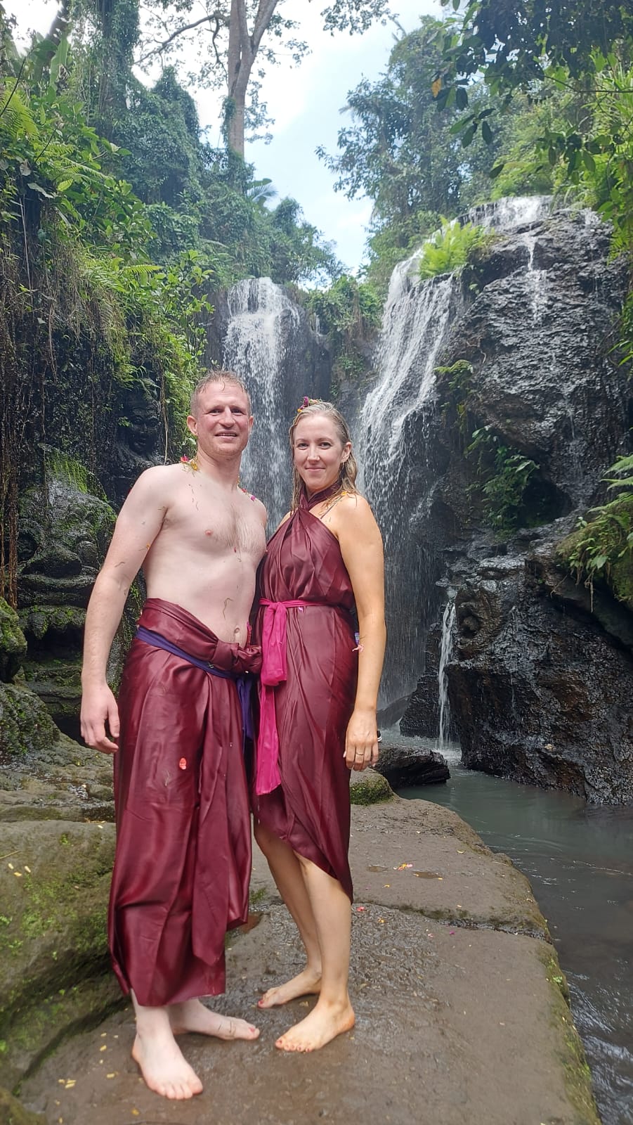 Waterfall Hunter: Three Hidden Falls — guests enjoying the tour experience