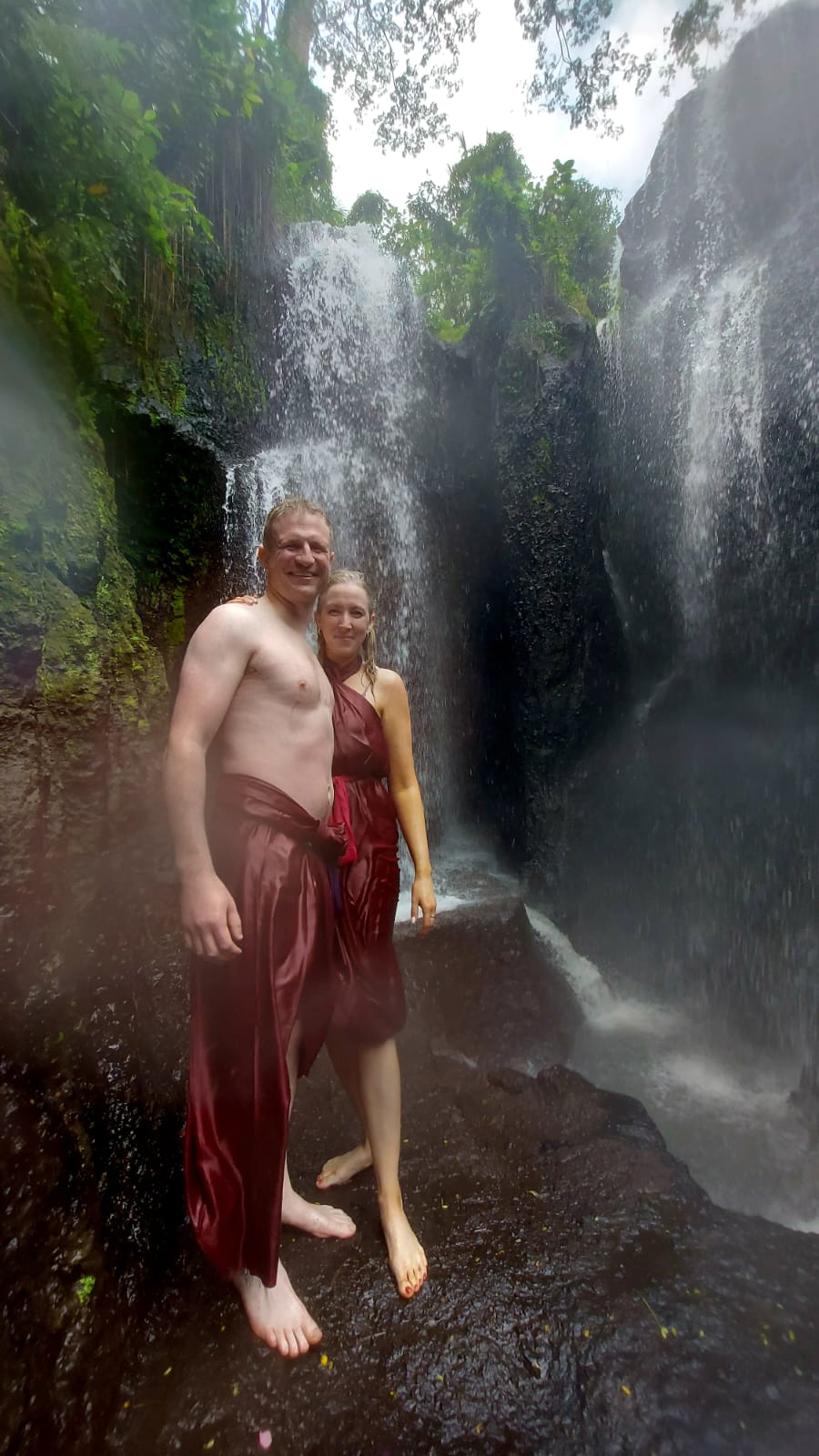 Waterfall Hunter: Three Hidden Falls — guests enjoying the tour experience